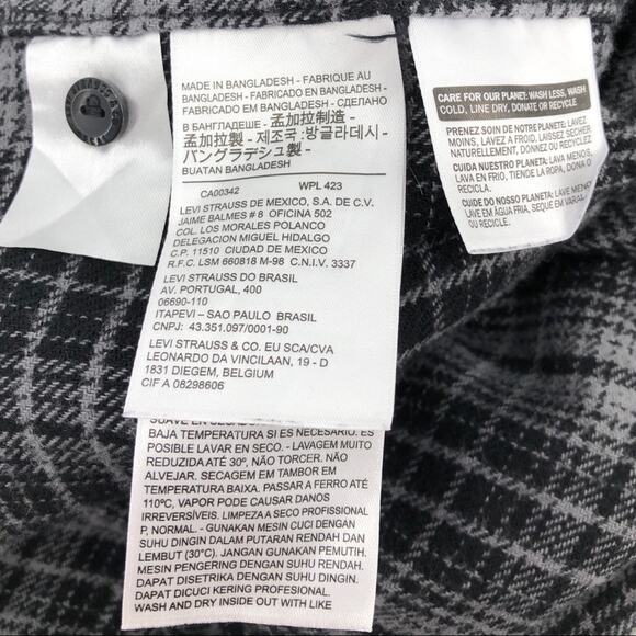 Levis plaid flannel button up shirt - Picture 5 of 5